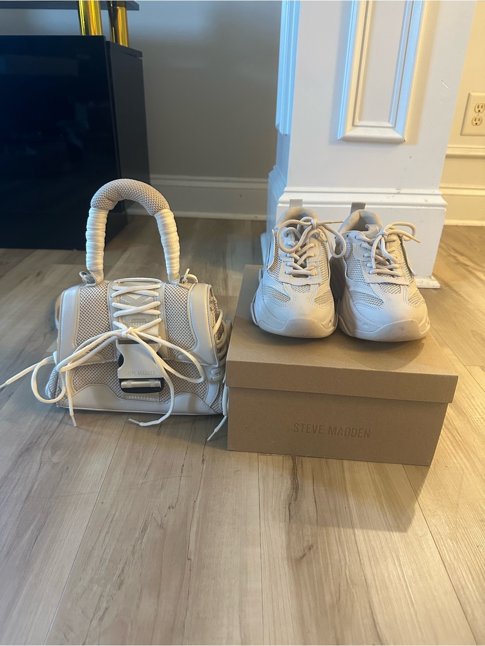 Steve Madden Women Cream/Beige Sneakers with Matching Cream Handbag
